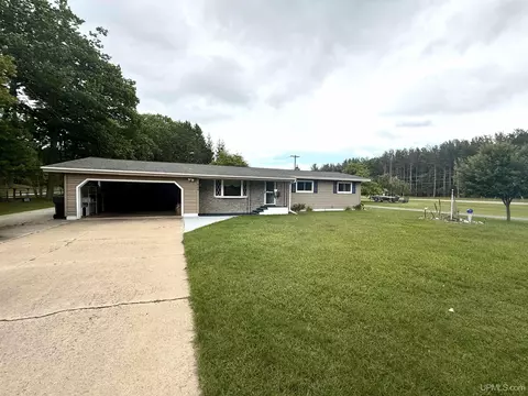 905 Keeton, Gladstone, MI 49837