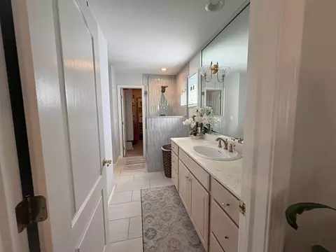 Bath - 6509 Stonebrook, Flushing, MI 48433 photo 4 of 7