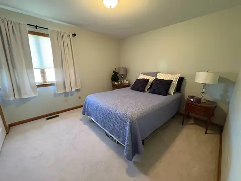 Bedroom - 6509 Stonebrook, Flushing, MI 48433 photo 3 of 6