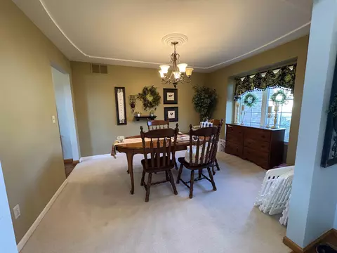 Dining - 6509 Stonebrook, Flushing, MI 48433 photo 1 of 2