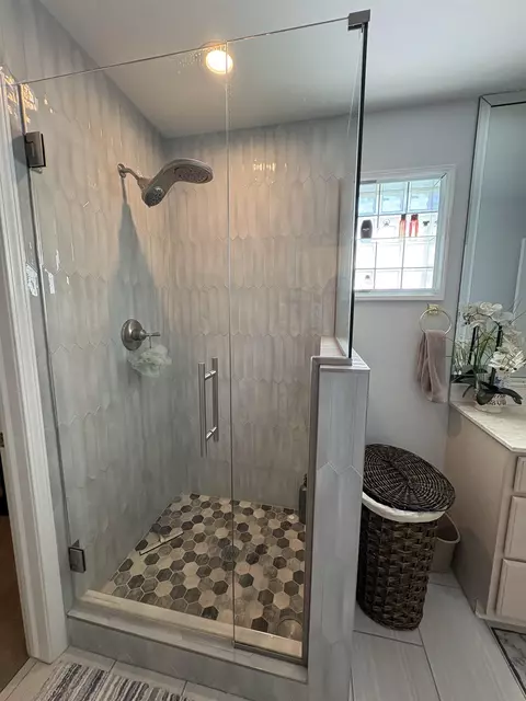 Bath - 6509 Stonebrook, Flushing, MI 48433 photo 2 of 7