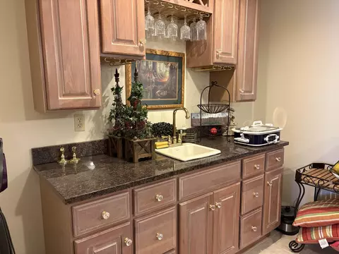 Kitchen - 6509 Stonebrook, Flushing, MI 48433 photo 4 of 4