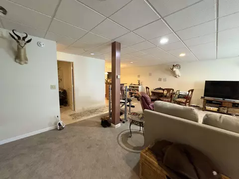 Living - 6509 Stonebrook, Flushing, MI 48433 photo 3 of 4