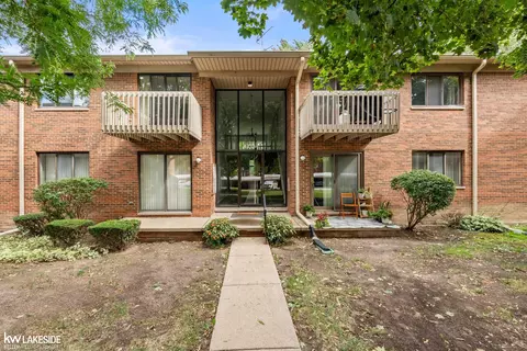42184 Toddmark #21, Clinton Township, MI 48038