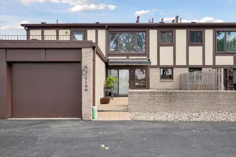 1100 Country Clb, Saint Clair Shores, MI 48082