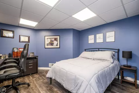 Bedroom - 18298 Tiger, Macomb, MI 48042 photo 7 of 7