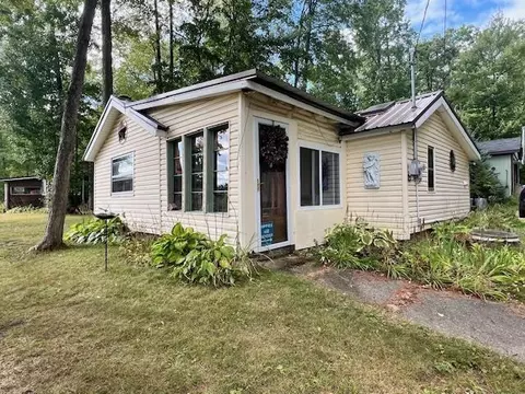 3275 3285 Frst, Harrison, MI 48625 photo 2