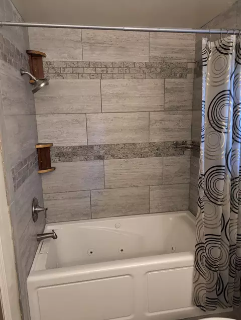 Bath - 5708 Western, Flint, MI 48506 photo 7 of 7