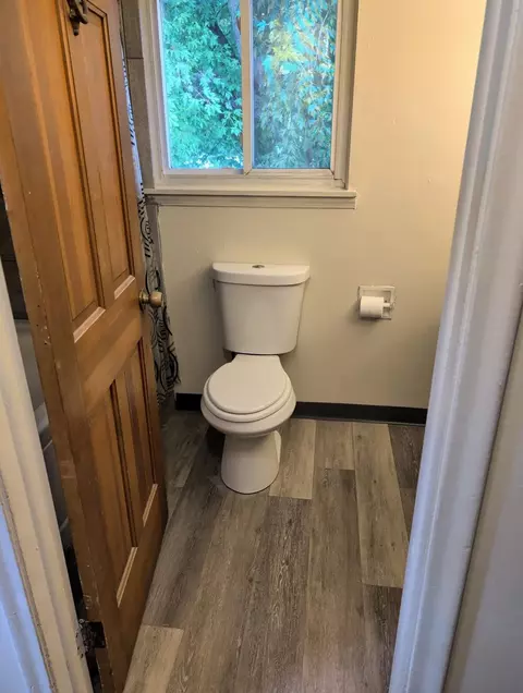 Bath - 5708 Western, Flint, MI 48506 photo 3 of 7