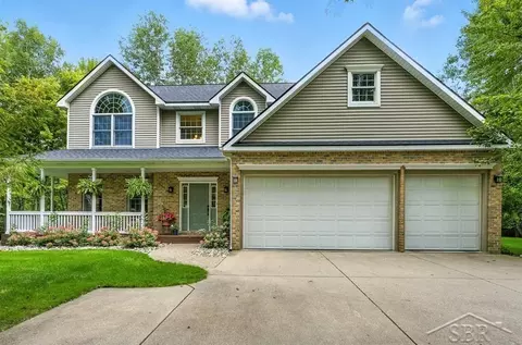 2858 N Cedaridge, Midland, MI 48642