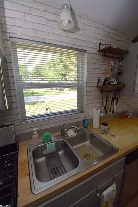 Kitchen - 953 Robbins, Algonac, MI 48001 photo 4 of 4