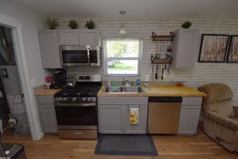 Kitchen - 953 Robbins, Algonac, MI 48001 photo 3 of 4