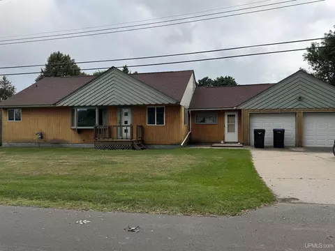 1603 N 2nd, Gladstone, MI 49837