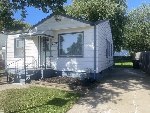 27851 Oneil, Roseville, MI 48066