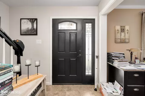 Entry Way - 47159 Meadowbrook, Macomb, MI 48044 photo 2 of 3