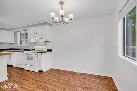 Dining - 925 Golfview, Algonac, MI 48001 photo 1 of 1