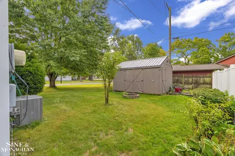Exterior - 925 Golfview, Algonac, MI 48001 photo 5 of 7