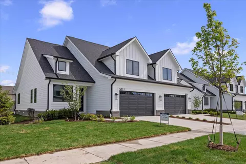 5811 Heights UNIT 4 /  2, Sterling Heights, MI 48314