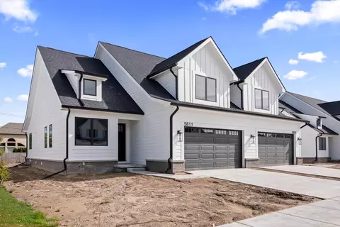 5811 Heights UNIT 4 /  2, Sterling Heights, MI 48314