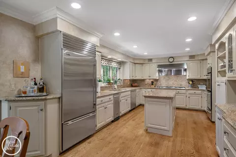 Kitchen - 12 Rose Ter, Grosse Pointe Farms, MI 48236 photo 2 of 11