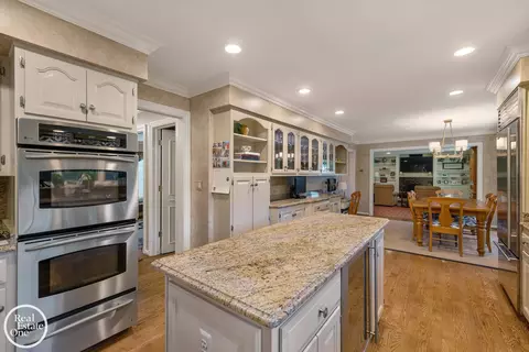 Kitchen - 12 Rose Ter, Grosse Pointe Farms, MI 48236 photo 7 of 11