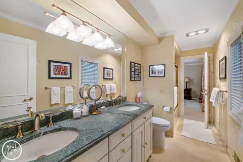 Bath - 12 Rose Ter, Grosse Pointe Farms, MI 48236 photo 6 of 8