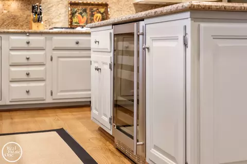 Kitchen - 12 Rose Ter, Grosse Pointe Farms, MI 48236 photo 9 of 11