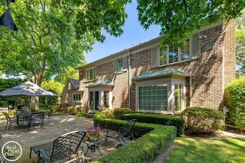 Exterior - 12 Rose Ter, Grosse Pointe Farms, MI 48236 photo 7 of 11