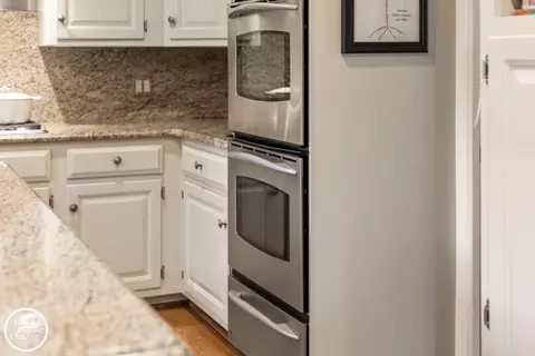 Kitchen - 12 Rose Ter, Grosse Pointe Farms, MI 48236 photo 10 of 11