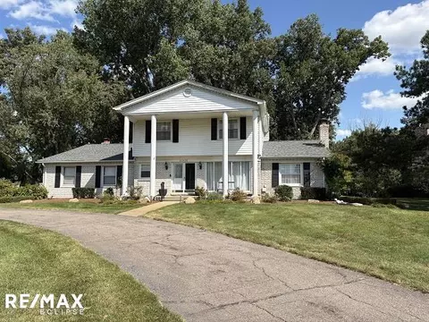 52406 Scotch Pne, Shelby Township, MI 48316
