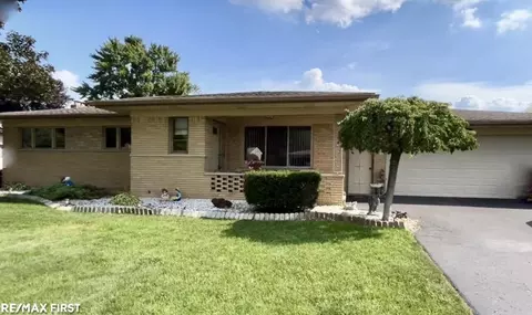 8340 Marcrest Dr, Shelby Township, MI 48316