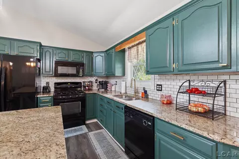 Kitchen - 5252 Draper, Jackson, MI 49201 photo 3 of 5