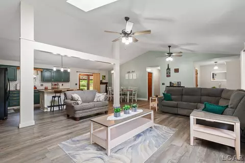 Living - 5252 Draper, Jackson, MI 49201 photo 1 of 2