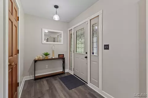 Entry Way - 5252 Draper, Jackson, MI 49201 photo 1 of 2