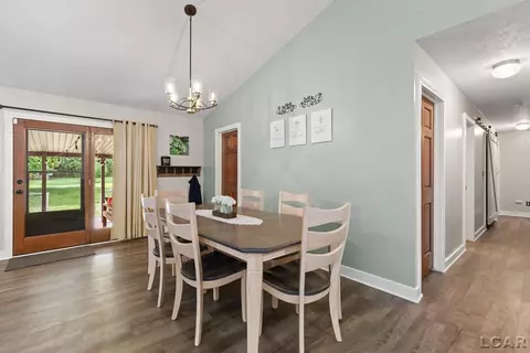 Dining - 5252 Draper, Jackson, MI 49201 photo 1 of 3