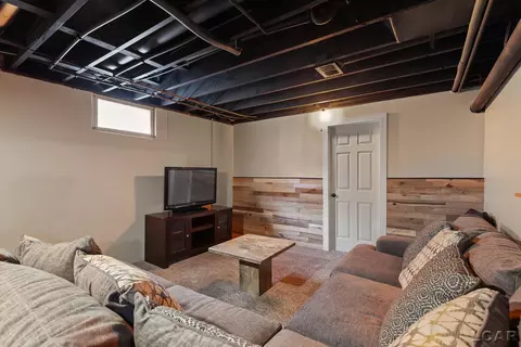 Living - 5252 Draper, Jackson, MI 49201 photo 2 of 2