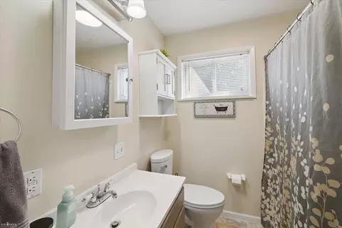 Bath - 1216 Willow, Owosso, MI 48867 photo 1 of 3