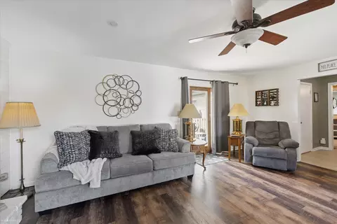 Living - 1216 Willow, Owosso, MI 48867 photo 2 of 3