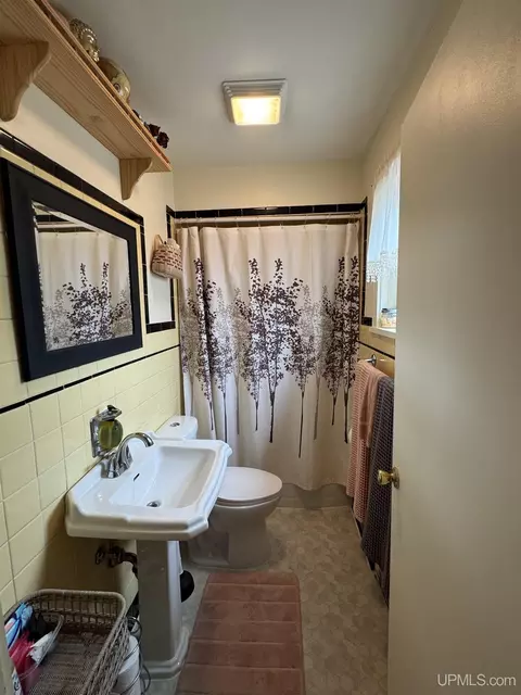 Bath - 113 N 2nd, Ishpeming, MI 49849 photo 3 of 4