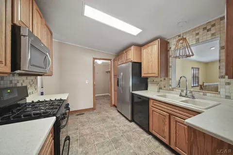 1966 Dawson, Adrian, MI 49221 photo 9