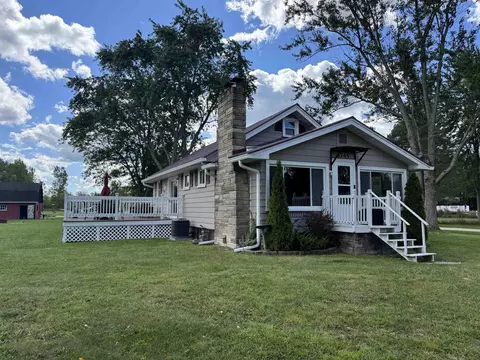 4745 Smiths Crk, Kimball, MI 48074