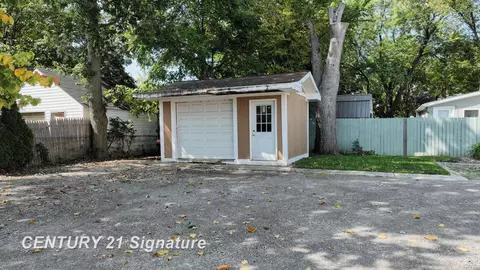 Exterior - 3902 Cuthbertson, Flint, MI 48507 photo 4 of 5