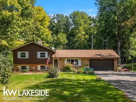 3098 Negaunee, North Street, MI 48049