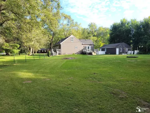 Exterior - 3133 Comboni, Monroe, MI 48162 photo 4 of 7