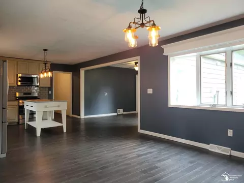Living - 3133 Comboni, Monroe, MI 48162 photo 5 of 5