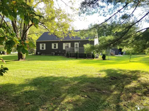 Exterior - 3133 Comboni, Monroe, MI 48162 photo 6 of 7