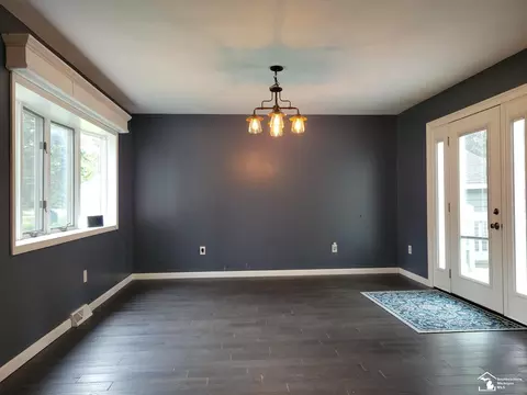 Living - 3133 Comboni, Monroe, MI 48162 photo 3 of 5
