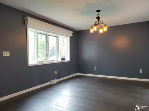 Living - 3133 Comboni, Monroe, MI 48162 photo 4 of 5