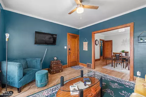 Living - 1447 Wayburn, Grosse Pointe Park, MI 48230 photo 3 of 6
