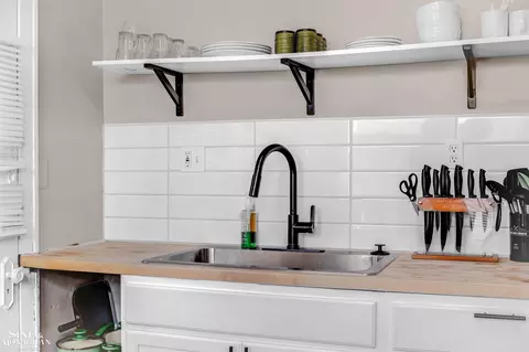 Kitchen - 1447 Wayburn, Grosse Pointe Park, MI 48230 photo 10 of 10